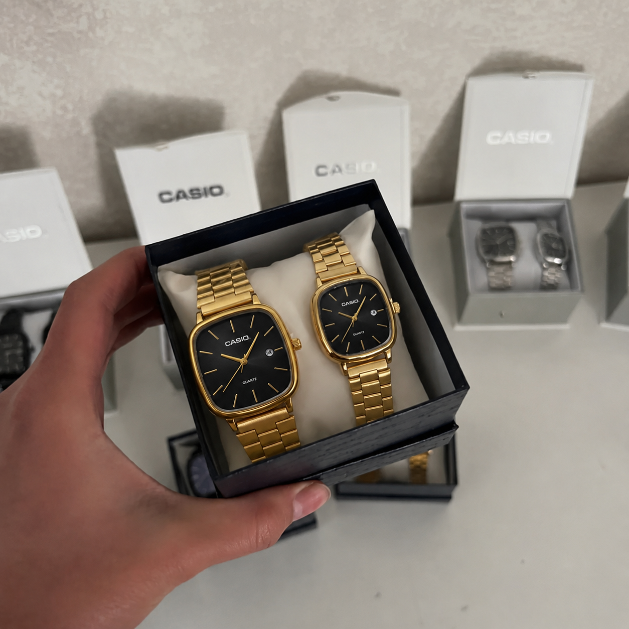 COMPRE 1 e LEVE 2 - Relógios Aura SkyLine Casal + Caixa Premium de Brinde