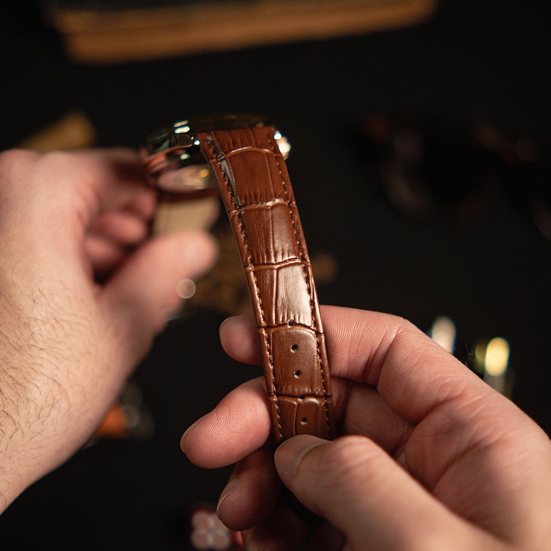 Relógio Aura Orion de Couro + Caixa Premium de Brinde