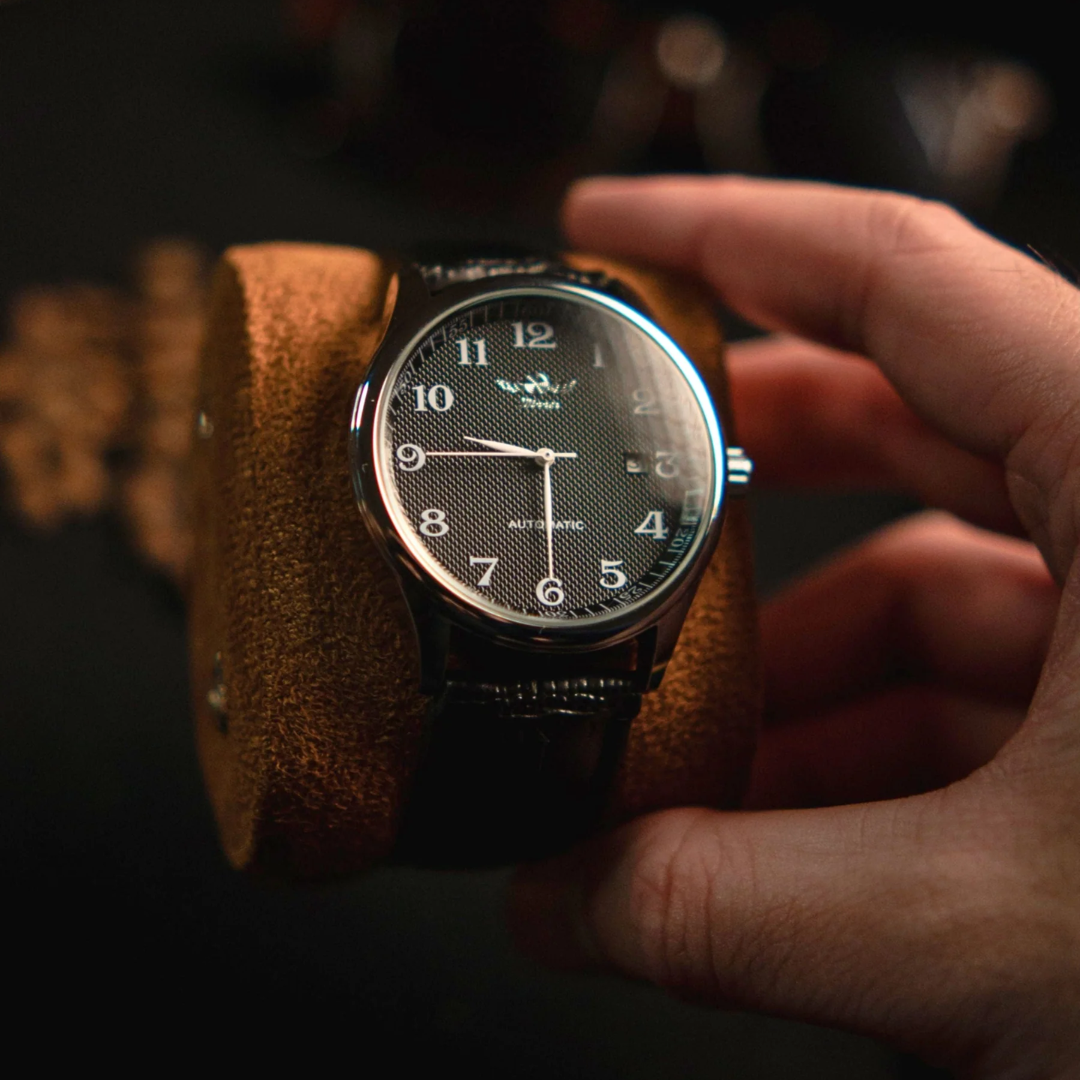 Relógio Aura Mônaco de Couro + Caixa Premium de Brinde