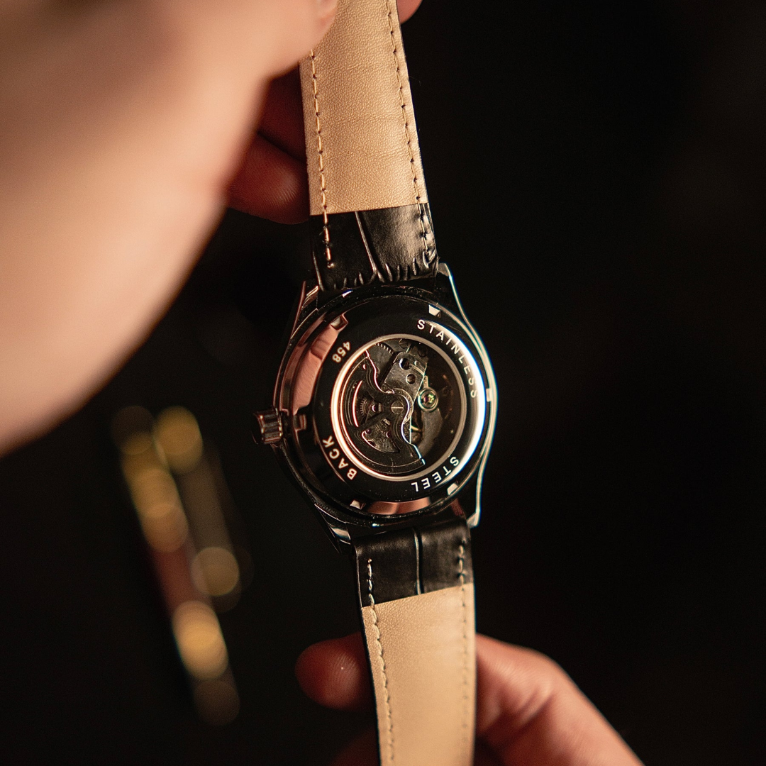 Relógio Aura Mônaco de Couro + Caixa Premium de Brinde