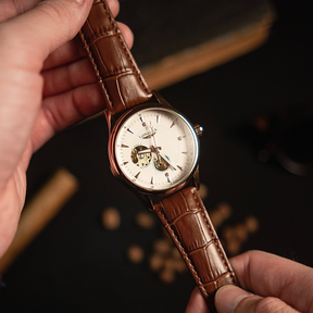 Relógio Aura Orion de Couro + Caixa Premium de Brinde