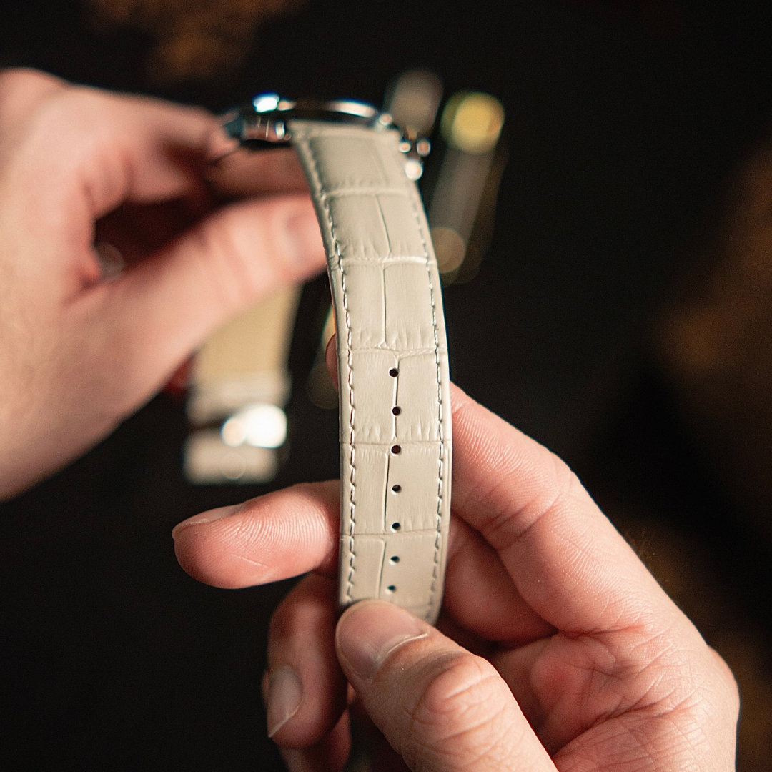 Relógio Aura Magnum de Couro + Caixa Premium de Brinde