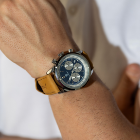 Relógio Aura Horizon de Couro + Caixa Premium de Brinde