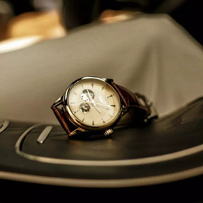 Relógio Aura Orion de Couro + Caixa Premium de Brinde