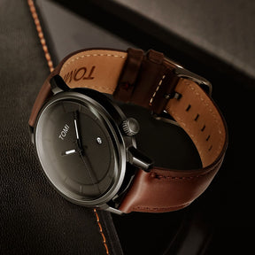 Relógio Aura Atlas de Couro + Caixa Premium de Brinde