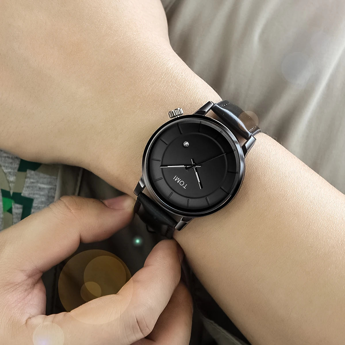 Relógio Aura Atlas de Couro + Caixa Premium de Brinde